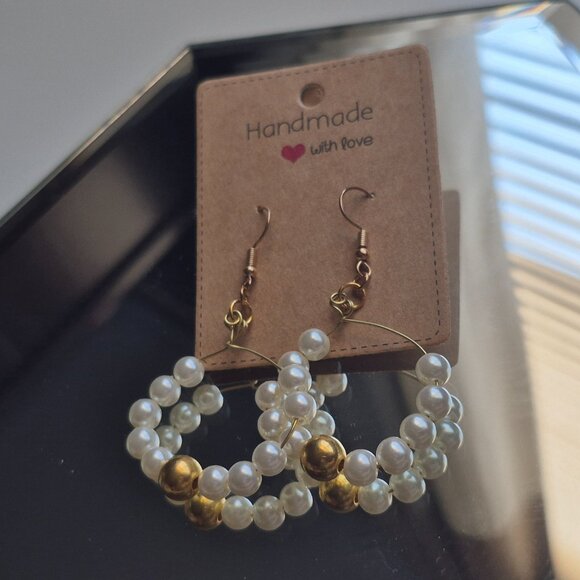 handmade upcycled faux pearl hoop earrings - Picture 2 of 2